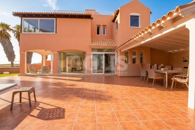 3 quarto Moradia para venda em La Caleta Adeje, Adeje com piscina - 1 250 000 € (Ref: 9646365)