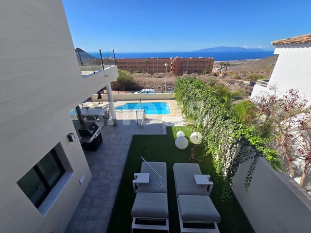 3 soveværelse Villa til salg i Torviscas, Adeje med swimmingpool - € 1.480.000 (Ref: 9671222)