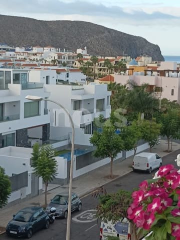Ático de 1 habitación en Los Cristianos, Arona en venta con piscina - 299.950 € (Ref: 9709053)