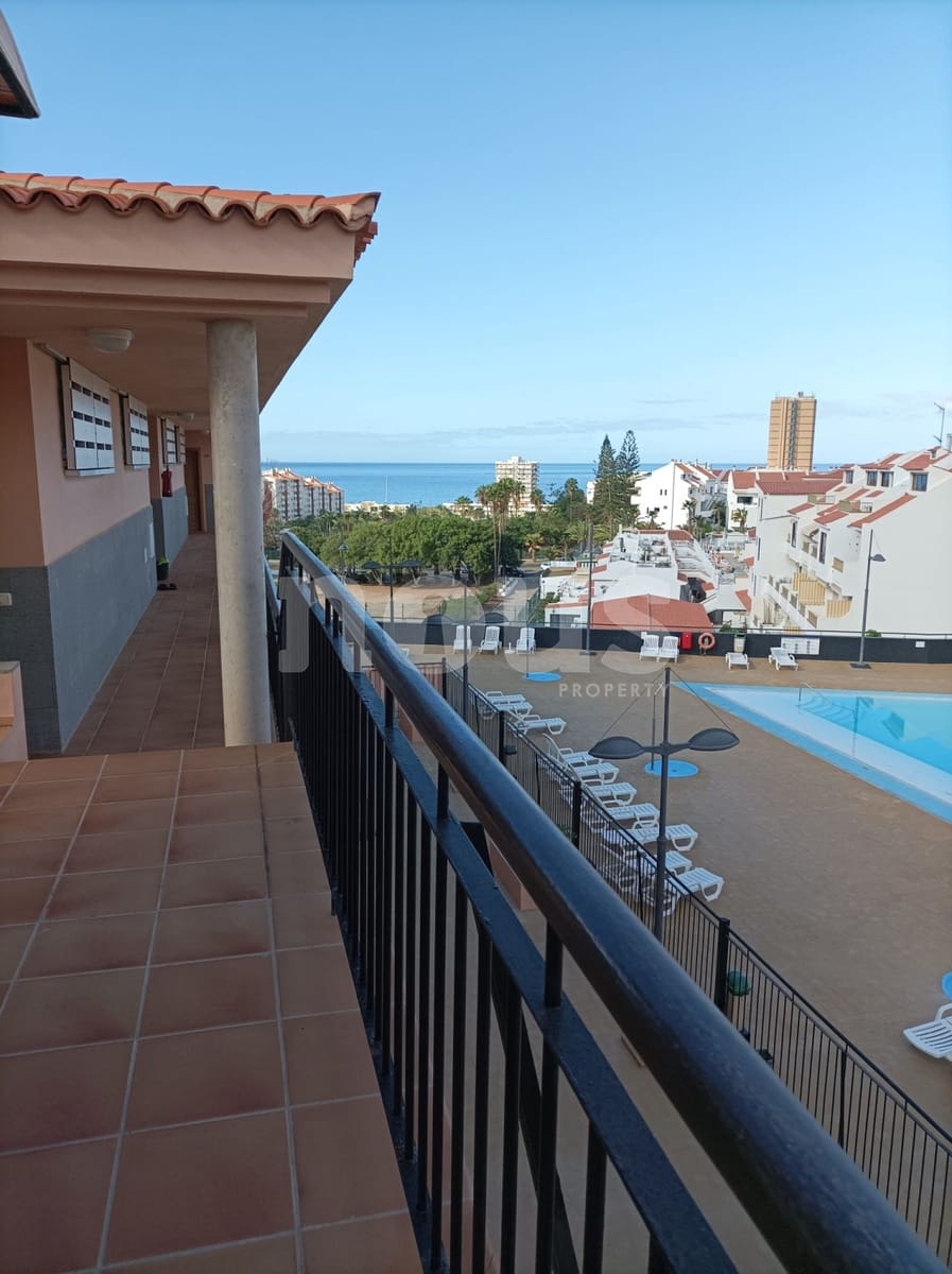 Ático de 1 habitación en Los Cristianos en venta con piscina - 299.950 € (Ref: 9709053)