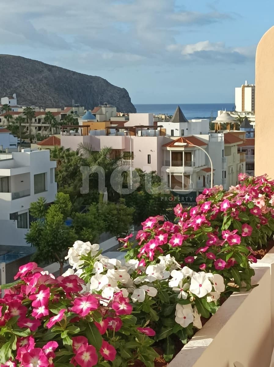 Ático de 1 habitación en Los Cristianos en venta con piscina - 299.950 € (Ref: 9709053)