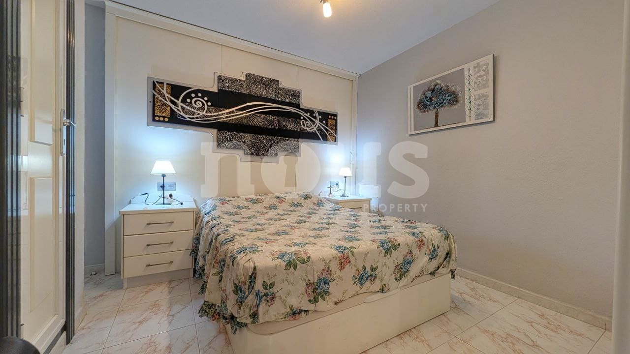 2 slaapkamer Appartement te koop in Playa de las Americas met zwembad - € 750.000 (Ref: 9711045)