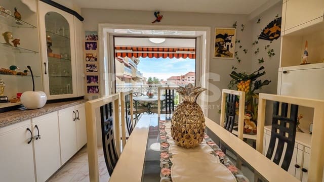 2 slaapkamer Appartement te koop in Playa de las Americas, Arona met zwembad - € 750.000 (Ref: 9711045)