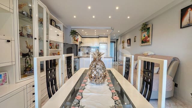 2 slaapkamer Appartement te koop in Playa de las Americas, Arona met zwembad - € 750.000 (Ref: 9711045)