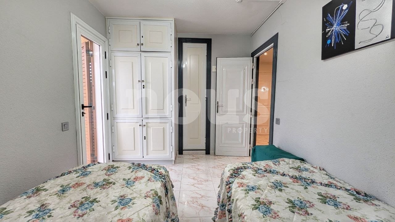 2 slaapkamer Appartement te koop in Playa de las Americas met zwembad - € 750.000 (Ref: 9711045)