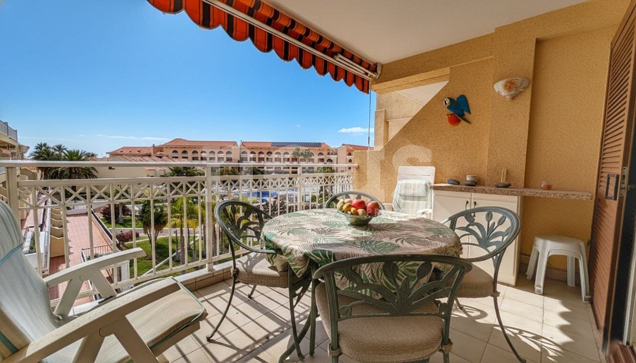 2 slaapkamer Appartement te koop in Playa de las Americas met zwembad - € 750.000 (Ref: 9711045)