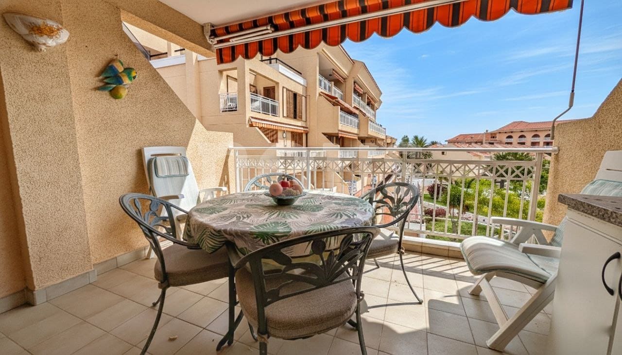 2 slaapkamer Appartement te koop in Playa de las Americas met zwembad - € 750.000 (Ref: 9711045)