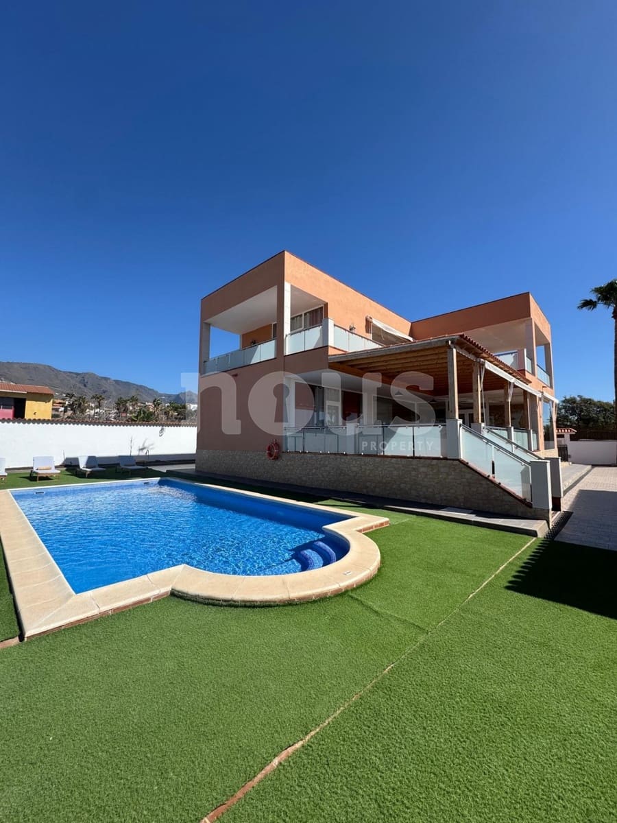 4 chambre Villa/Maison à vendre à Playa Paraiso avec piscine - 1 400 000 € (Ref: 9720693)