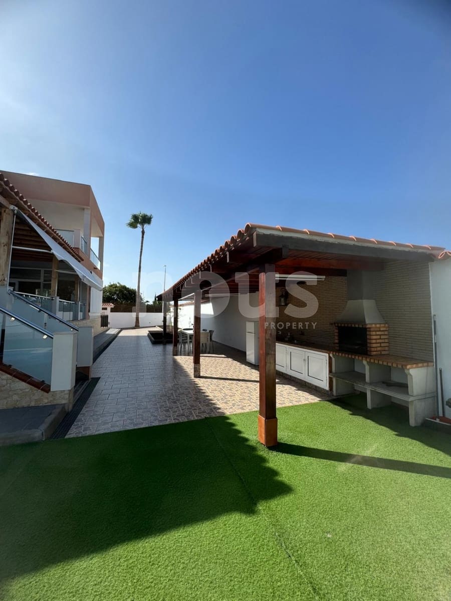 4 chambre Villa/Maison à vendre à Playa Paraiso avec piscine - 1 400 000 € (Ref: 9720693)