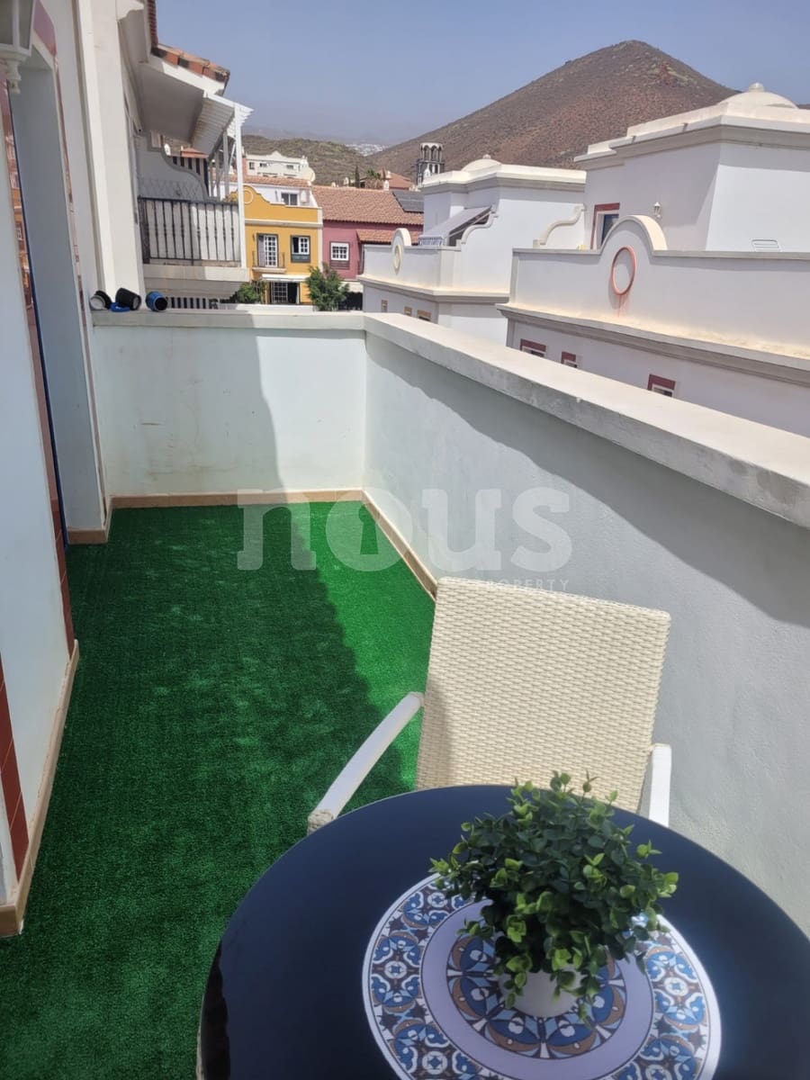 2 bedroom Penthouse for sale in Llano del Camello with pool - € 265,000 (Ref: 9733750)