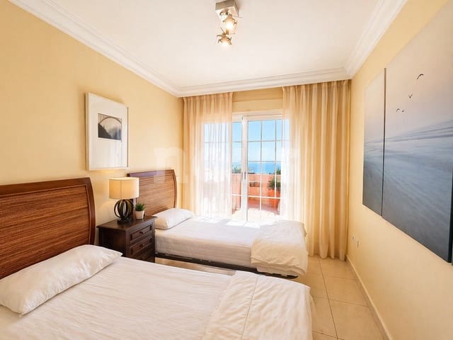 2 soveværelse Lejlighed til salg i Playa del Duque, Adeje med swimmingpool - € 800.000 (Ref: 9790038)