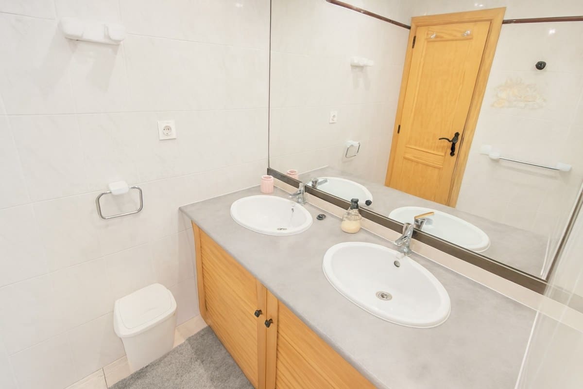2 soveværelse Lejlighed til salg i Playa Paraiso med swimmingpool garage - € 299.000 (Ref: 9898580)