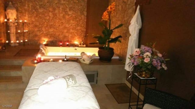 Business for sale in Gaspar Perelló, Torrevieja - € 100,000 (Ref: 7716159)