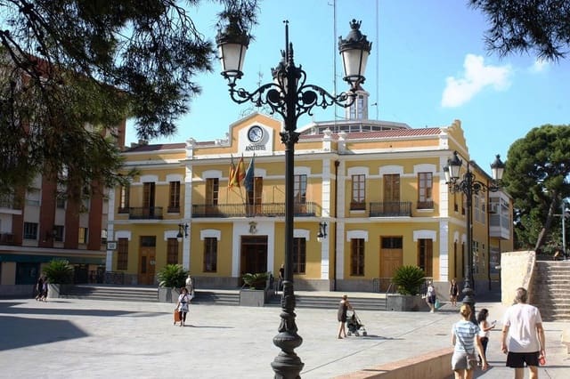 Business for sale in Valencia city - € 225,000 (Ref: 7716211)