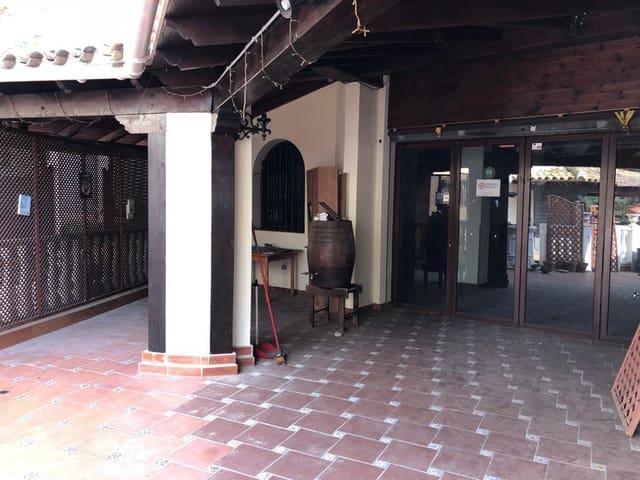 Bedrift til salgs i Playa de los Locos, Torrevieja - € 708 000 (Ref: 7716232)