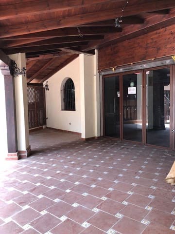 Bedrift til salgs i Playa de los Locos, Torrevieja - € 708 000 (Ref: 7716232)