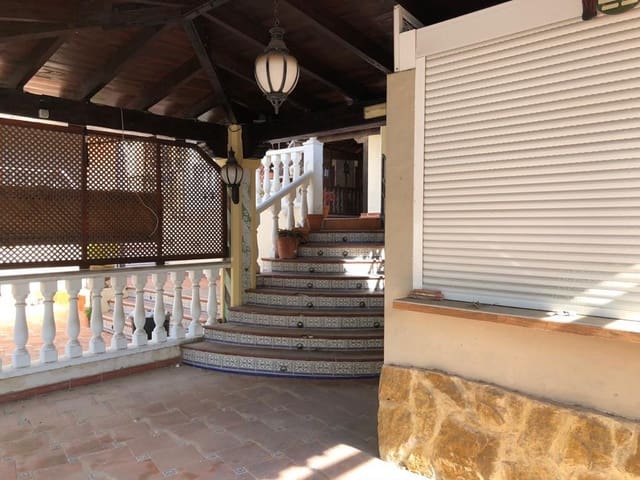 Bedrift til salgs i Playa de los Locos, Torrevieja - € 708 000 (Ref: 7716232)