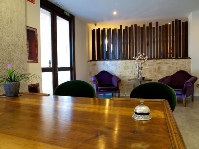 19 bedroom Business for sale in Alcañiz with pool - € 1,100,000 (Ref: 7716245)