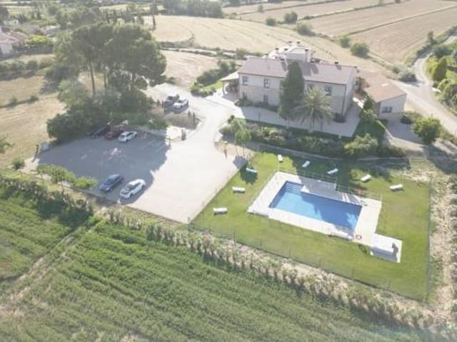 19 bedroom Business for sale in Alcañiz with pool - € 1,100,000 (Ref: 7716245)