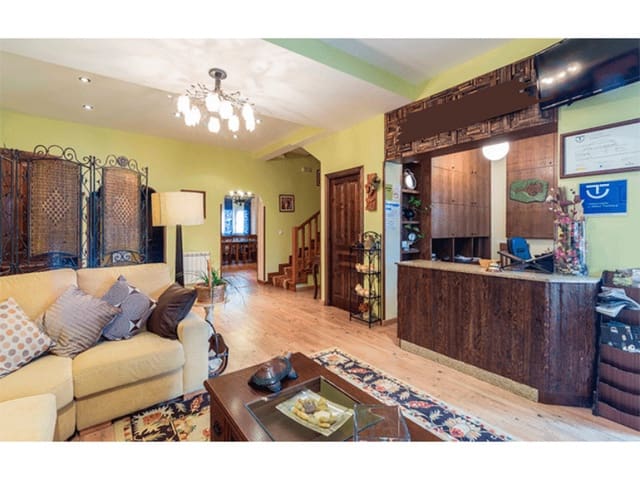 8 bedroom Business for sale in Monforte de Lemos with pool - € 1,399,000 (Ref: 7716252)