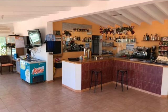 Bedrijf te koop in Barrio del Centro, Alicante stad - € 1.250.000 (Ref: 7716459)