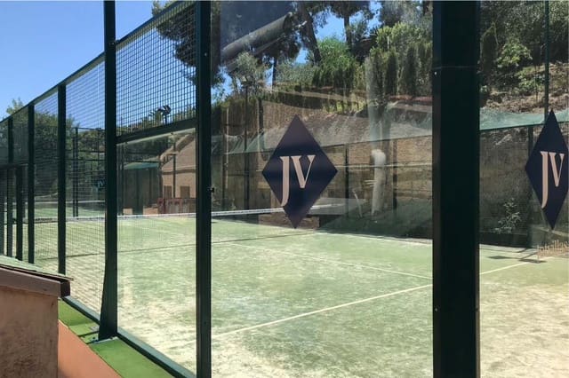 Bedrijf te koop in Barrio del Centro, Alicante stad - € 1.250.000 (Ref: 7716459)