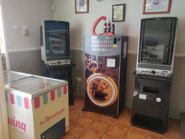 Business for sale in Pueblo, Calpe / Calp - € 140,000 (Ref: 8425287)