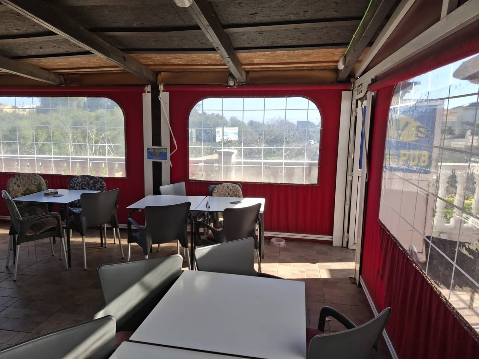 Business for sale in Villamartin - € 150,000 (Ref: 8823965)