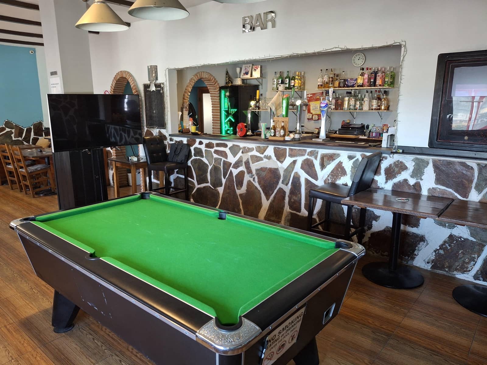 Business for sale in Villamartin - € 150,000 (Ref: 8823965)