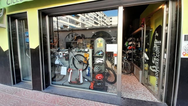 Business for sale in Pueblo, Calpe / Calp - € 165,000 (Ref: 8903932)