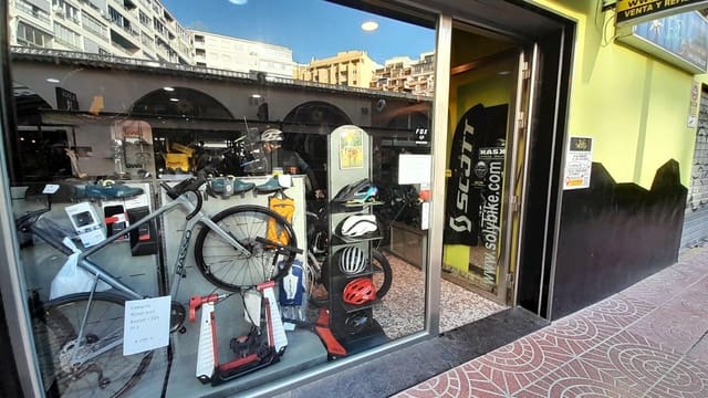 Business for sale in Pueblo, Calpe / Calp - € 165,000 (Ref: 8903932)