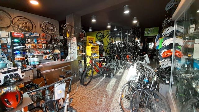 Business for sale in Pueblo, Calpe / Calp - € 165,000 (Ref: 8903932)
