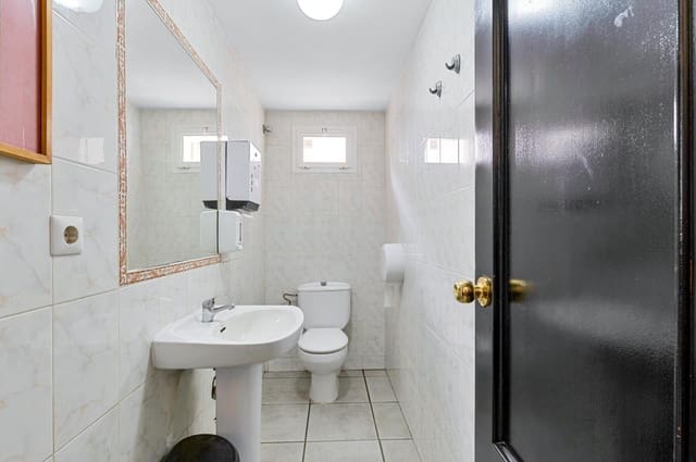 Azienda in vendita in Zona Puerto Deportivo, Fuengirola - 185.000 € (Rif: 9743179)