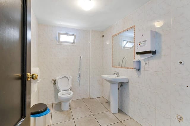 Azienda in vendita in Zona Puerto Deportivo, Fuengirola - 185.000 € (Rif: 9743179)