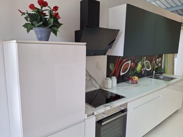 Bedrift til salgs i Ondara - € 495 000 (Ref: 9879683)