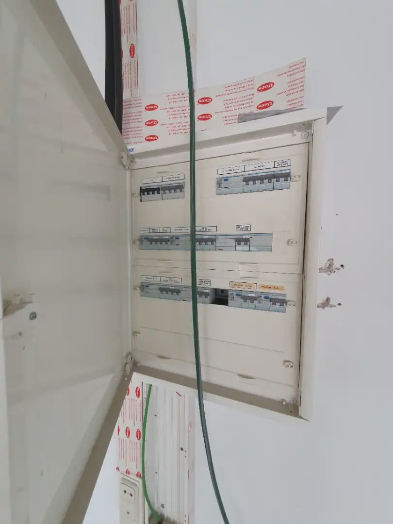 Office for sale in Celra with garage - € 145,900 (Ref: 9882342)