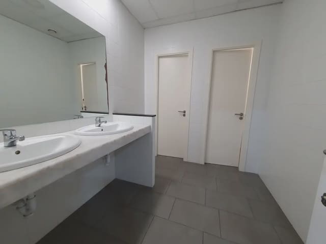 Bureau à vendre à Celrà avec garage - 145 900 € (Ref: 9882342)
