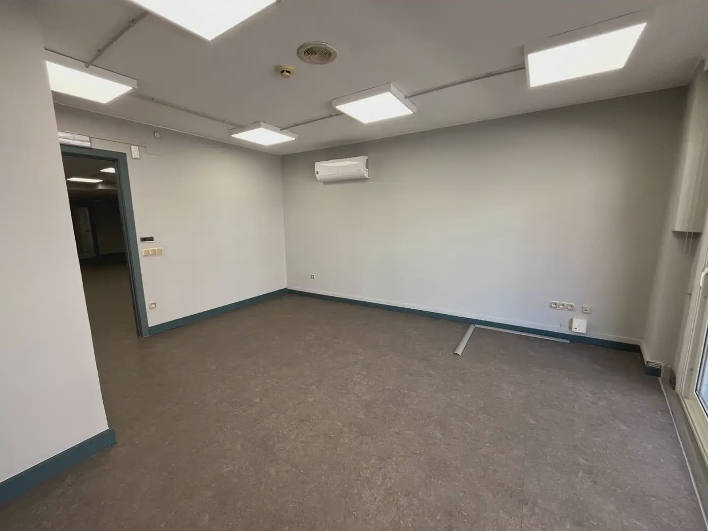 Kontor til salg i Girona by - € 240.000 (Ref: 9882346)