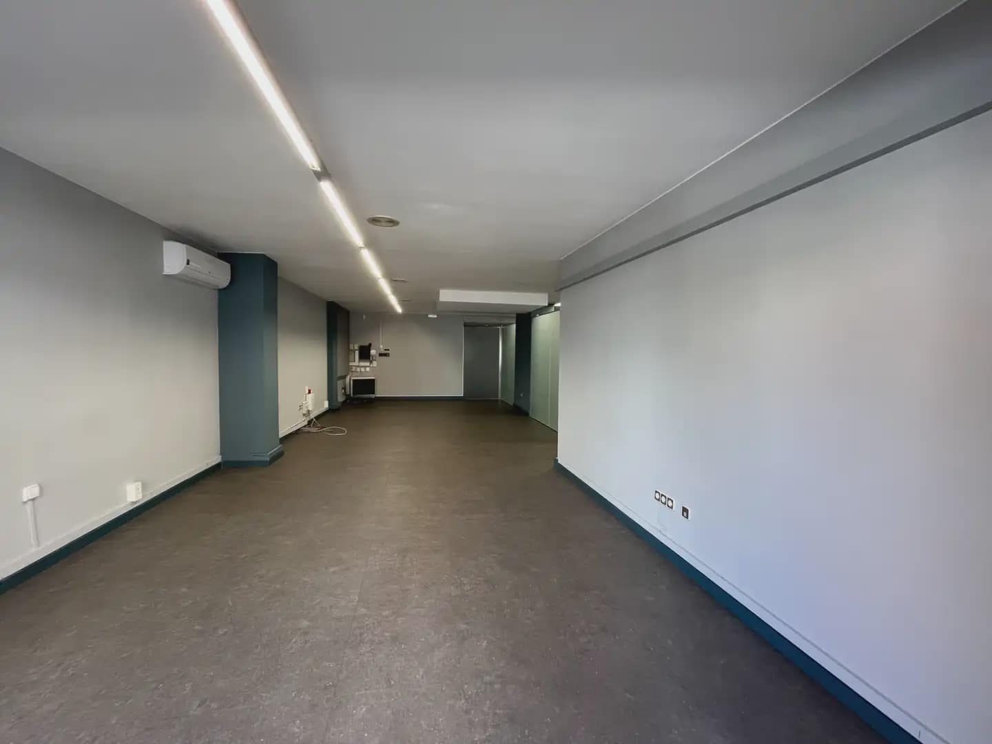 Kontor til salg i Girona by - € 240.000 (Ref: 9882346)