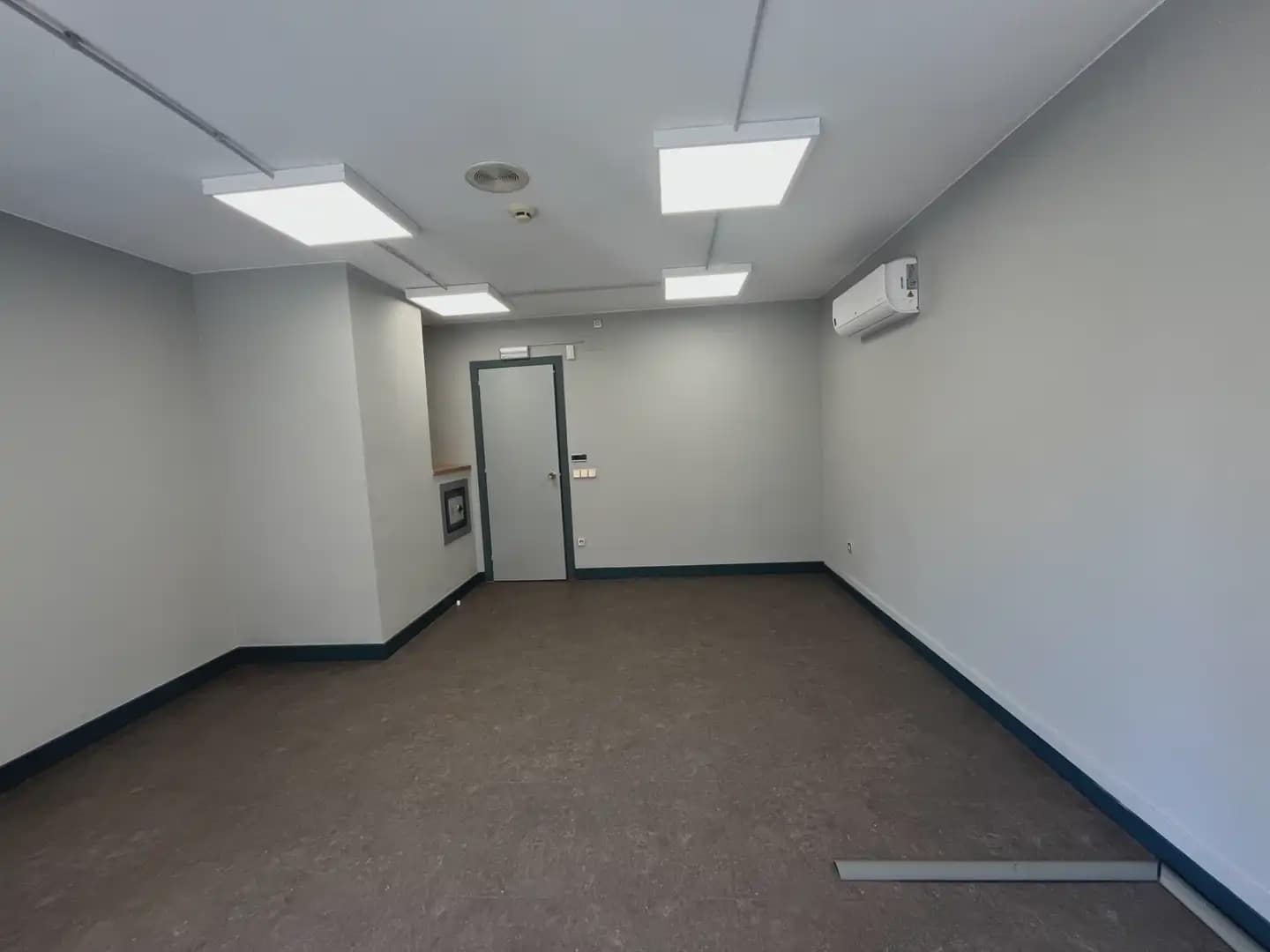 Kontor til salg i Girona by - € 240.000 (Ref: 9882346)