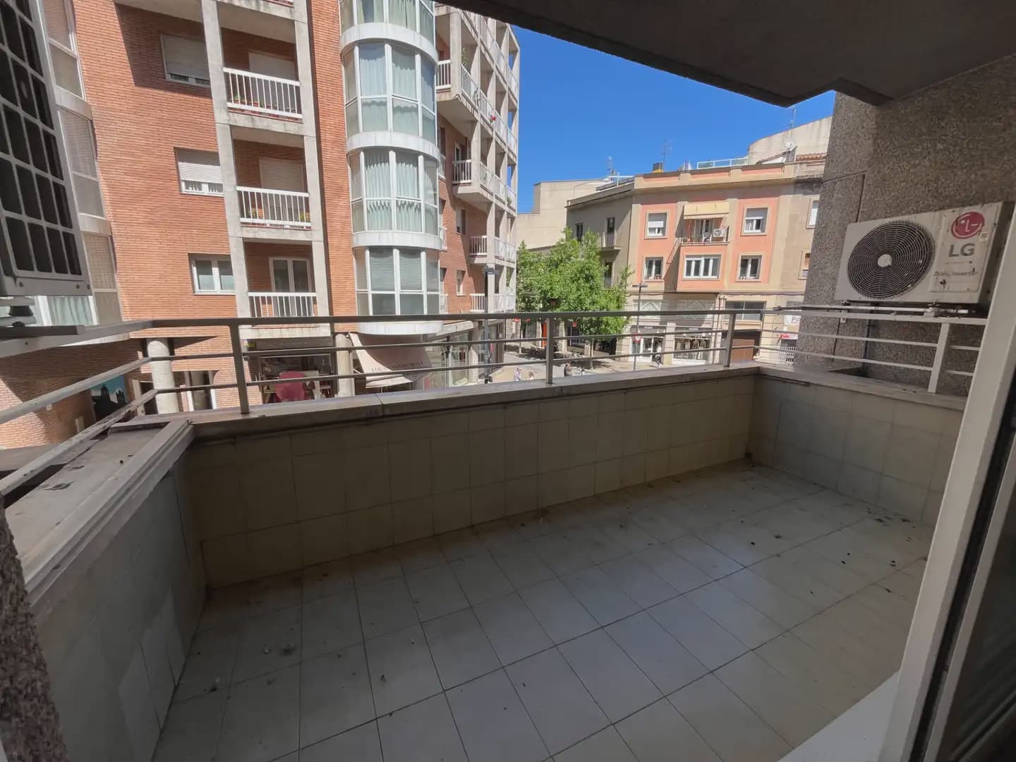 Kontor til salg i Girona by - € 240.000 (Ref: 9882346)