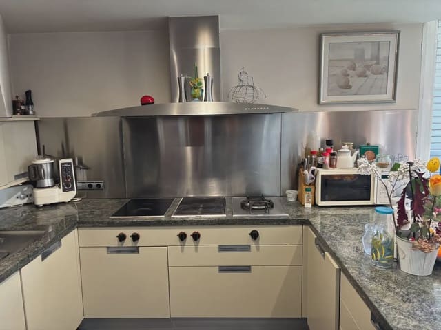 6 sovrum Villa till salu i Girona stad med pool garage - 1 600 000 € (Ref: 9882347)