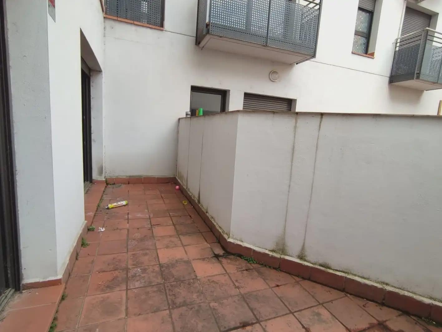 Erhverv til salg i Girona by - € 69.900 (Ref: 9882349)