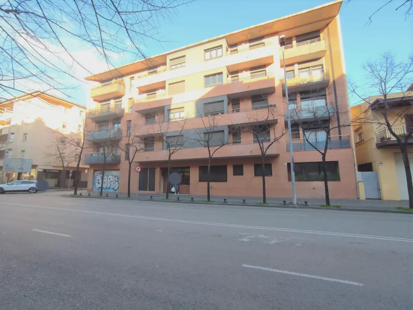 Erhverv til salg i Girona by - € 69.900 (Ref: 9882349)