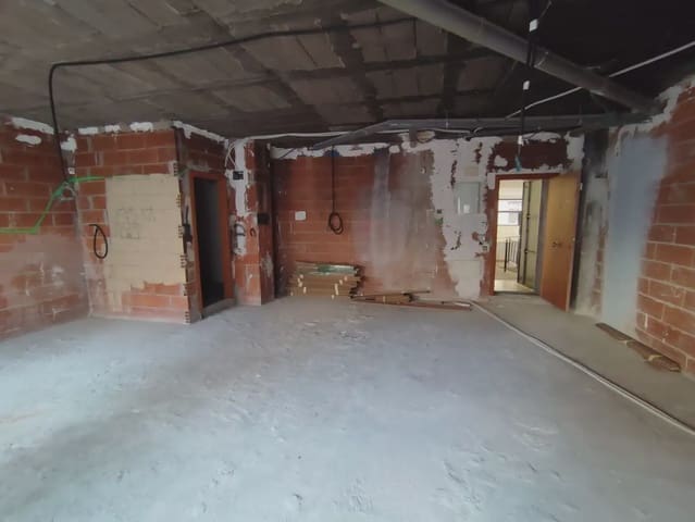 Local Commercial à vendre à Gérone ville - 69 900 € (Ref: 9882349)