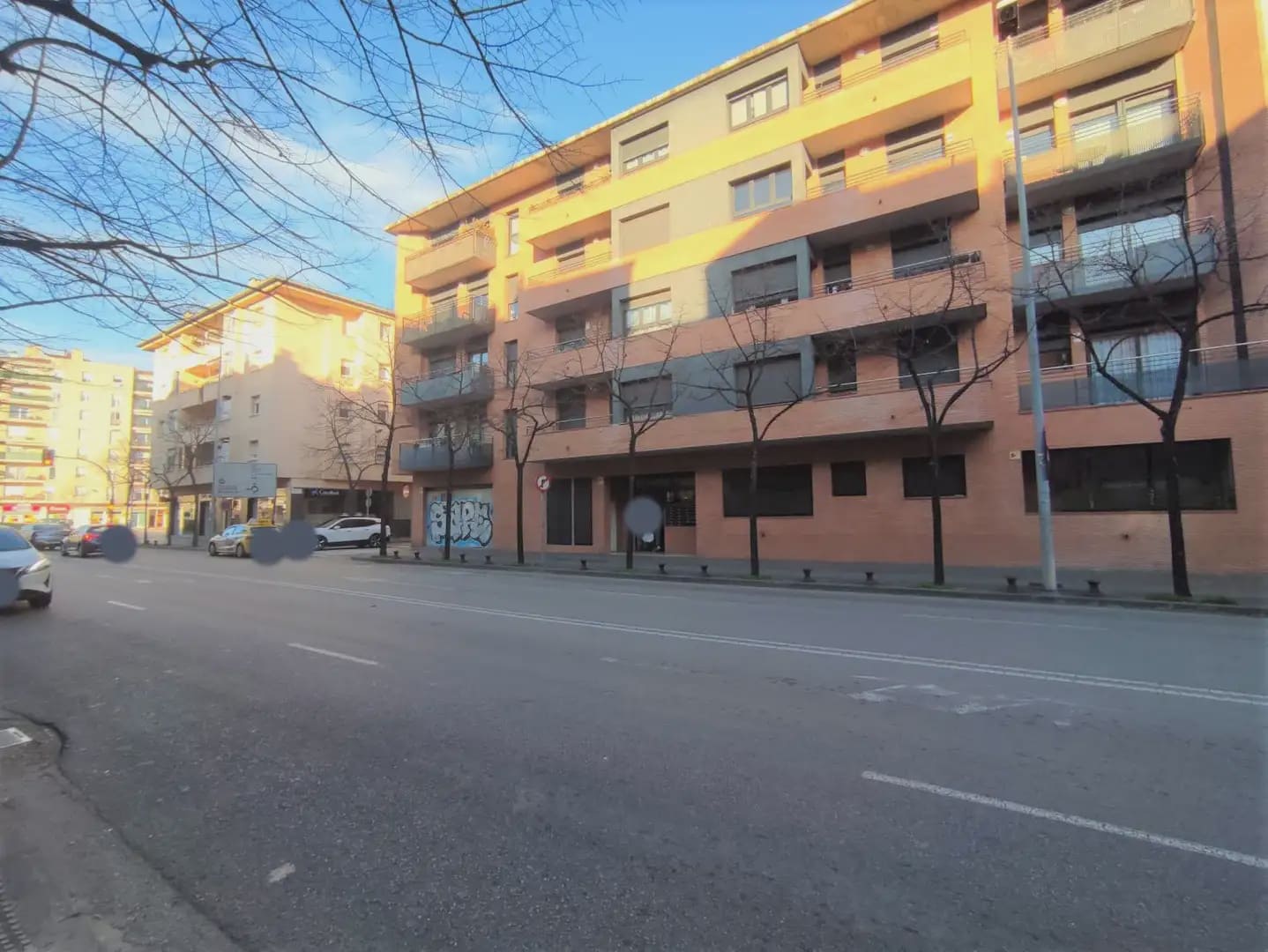 Erhverv til salg i Girona by - € 69.900 (Ref: 9882349)