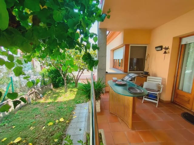 4 Zimmer Villa zu verkaufen in Girona Stadt mit Garage - 800.000 € (Ref: 9882351)