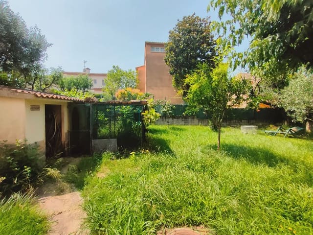 4 Zimmer Villa zu verkaufen in Girona Stadt mit Garage - 800.000 € (Ref: 9882351)