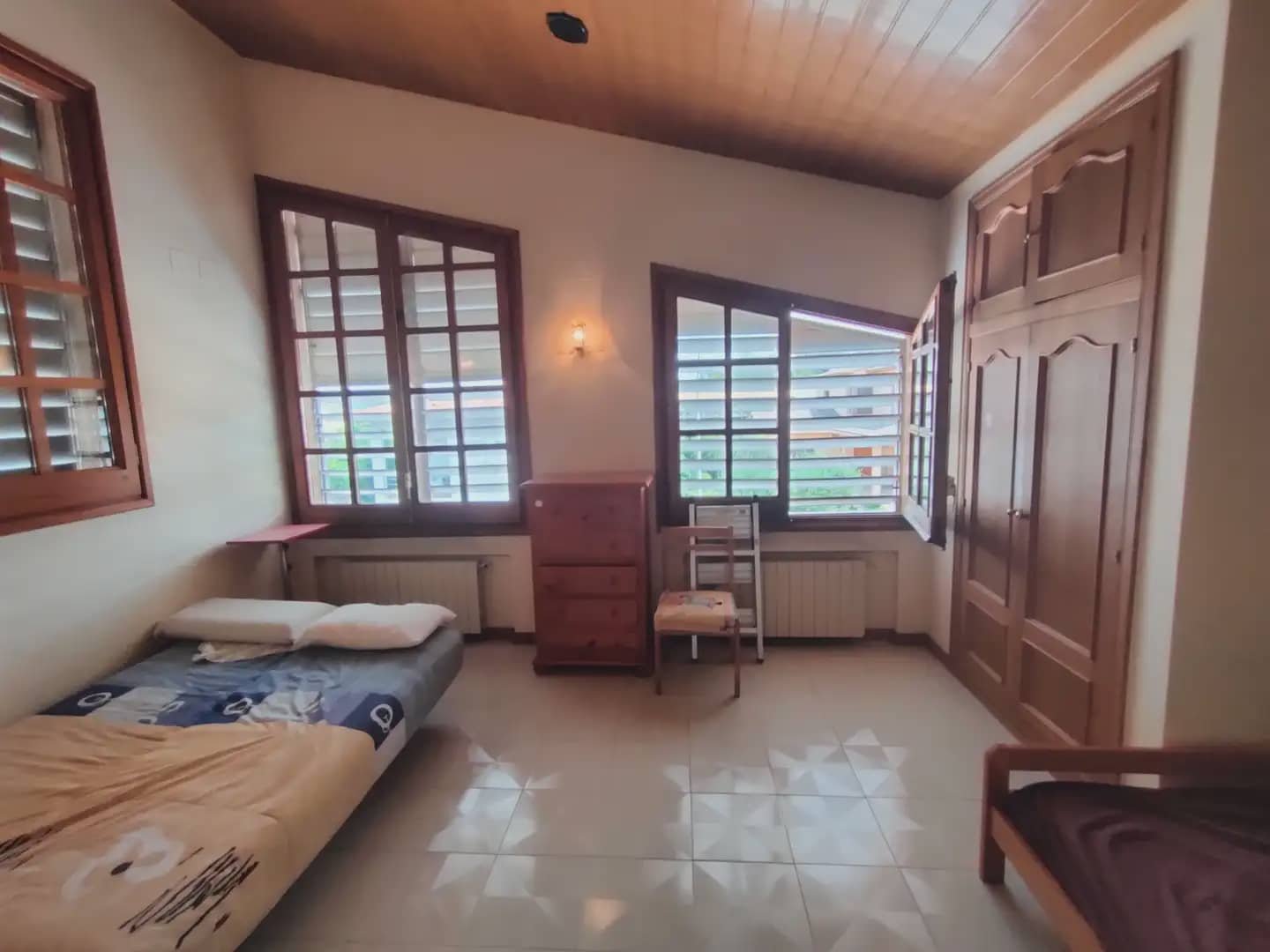 4 sypialnia Willa na sprzedaż w Miasto Girona z garażem - 800 000 € (Ref: 9882351)