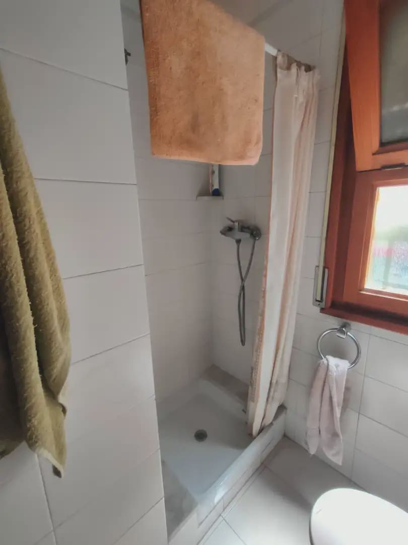 4 sypialnia Willa na sprzedaż w Miasto Girona z garażem - 800 000 € (Ref: 9882351)